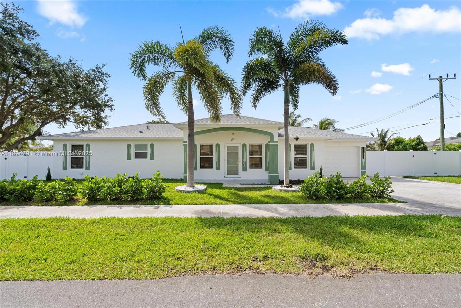102 SW 13th Ave, Delray Beach, FL, 33444/$785,000 1 102 SW 13th Ave