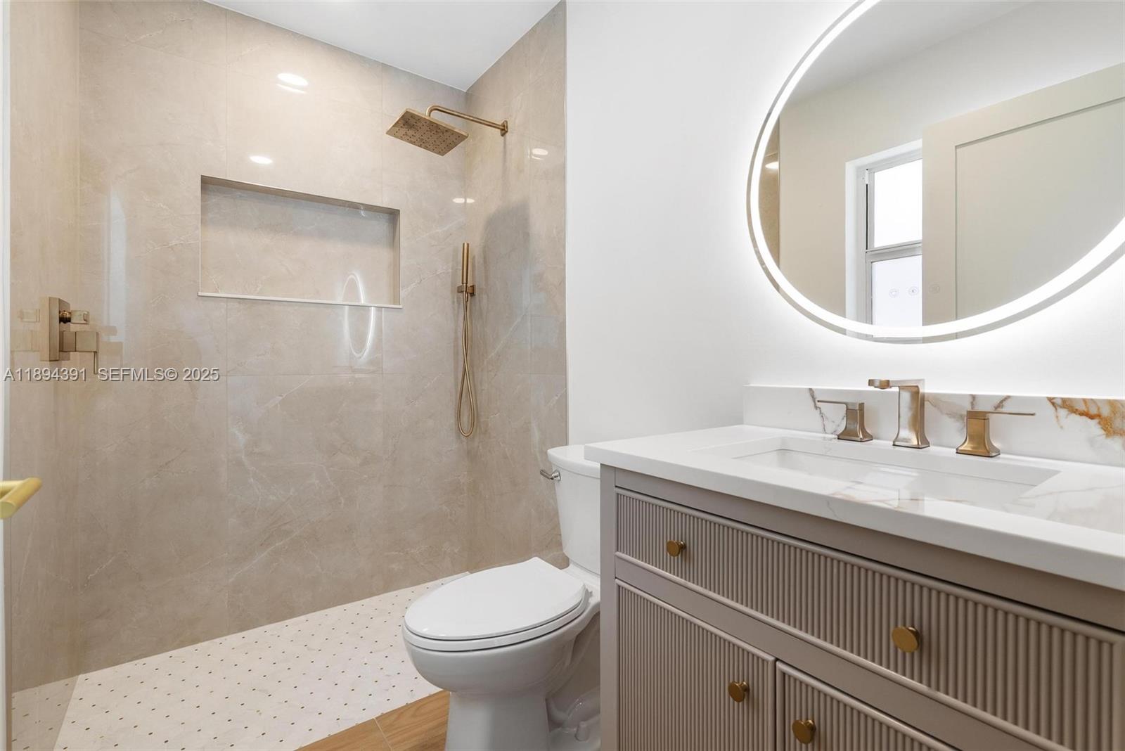 LINCOLN ATLANTIC PARK GAR - Residential