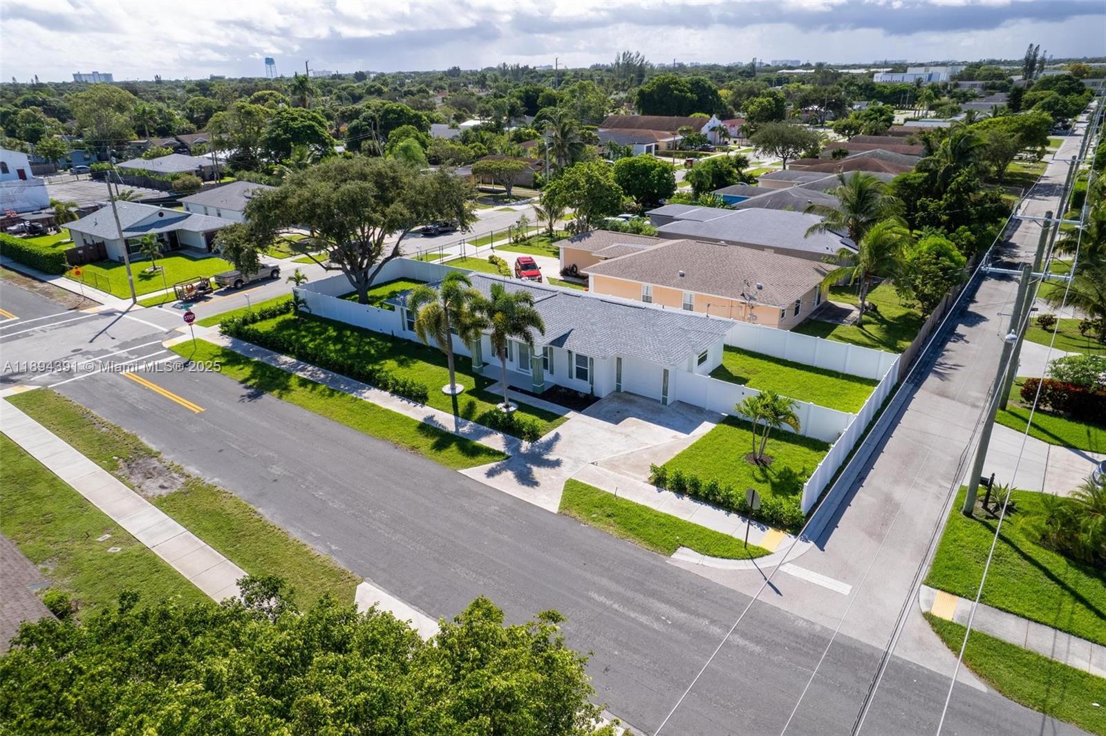 LINCOLN ATLANTIC PARK GAR - Residential