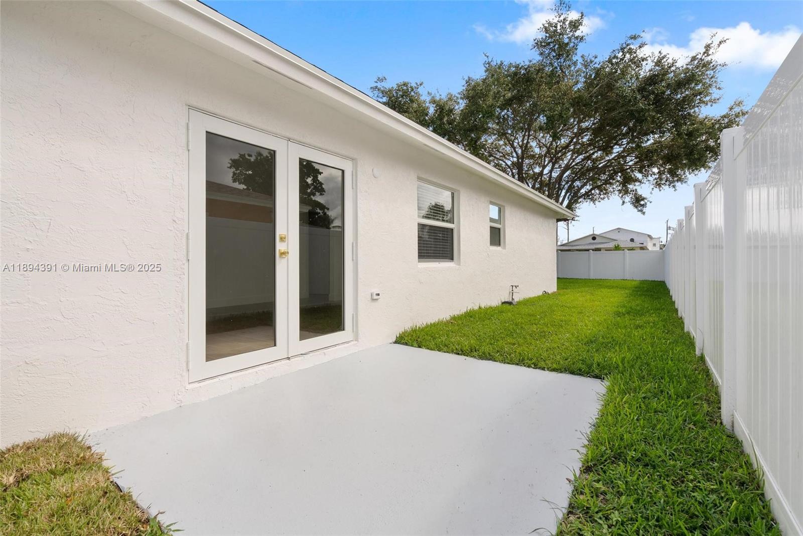 LINCOLN ATLANTIC PARK GAR - Residential