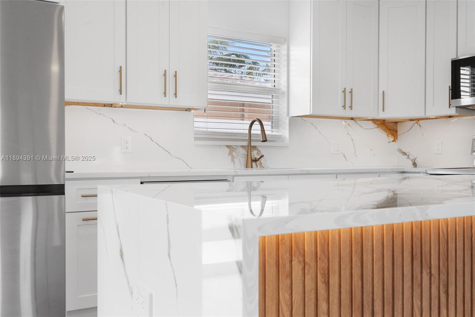 LINCOLN ATLANTIC PARK GAR - Residential