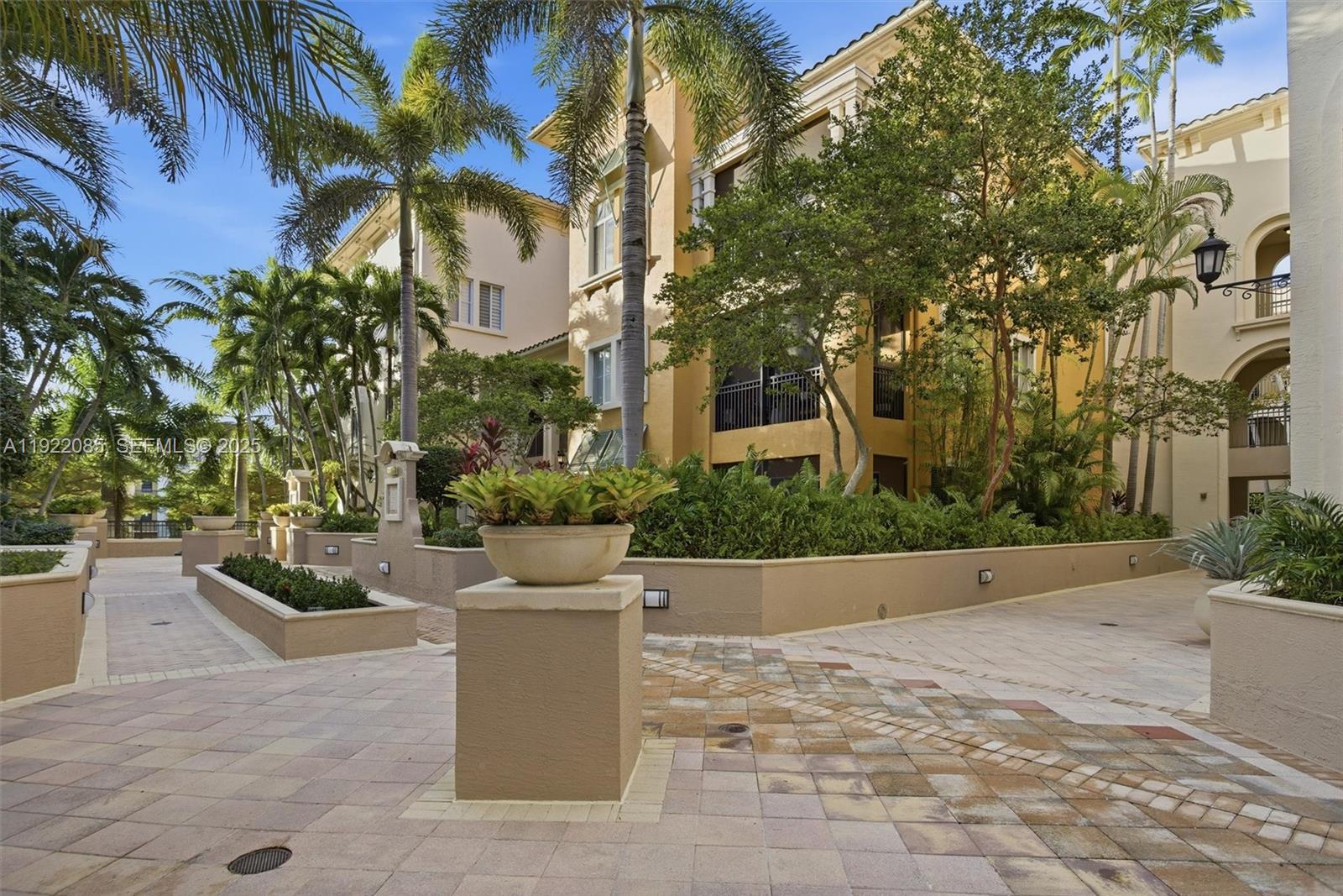 VILLA ALHAMBRA CONDO - Residential