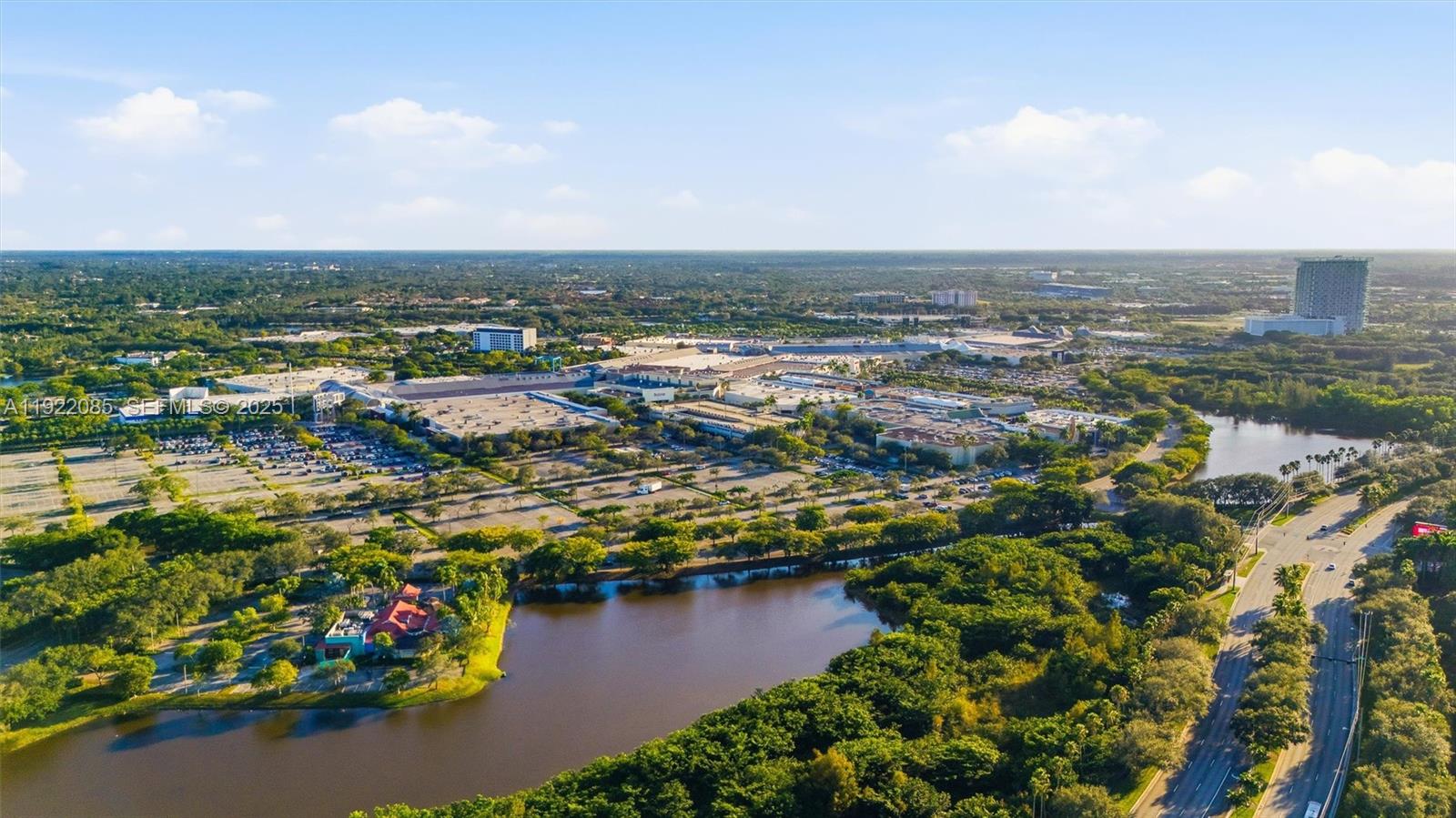 VILLA ALHAMBRA CONDO - Residential