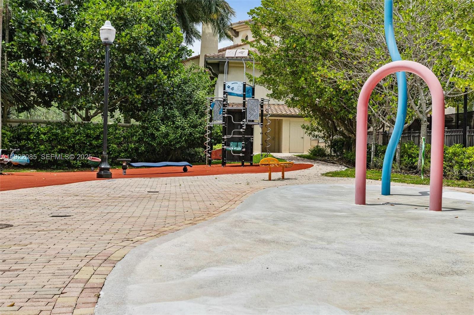 VILLA ALHAMBRA CONDO - Residential