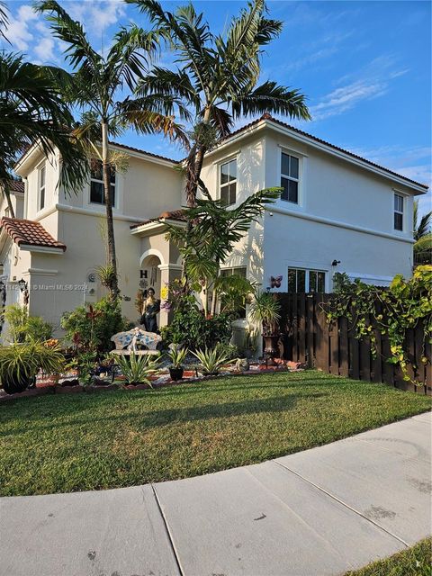 Townhouse in Homestead FL 24723 110th Ave Ave.jpg