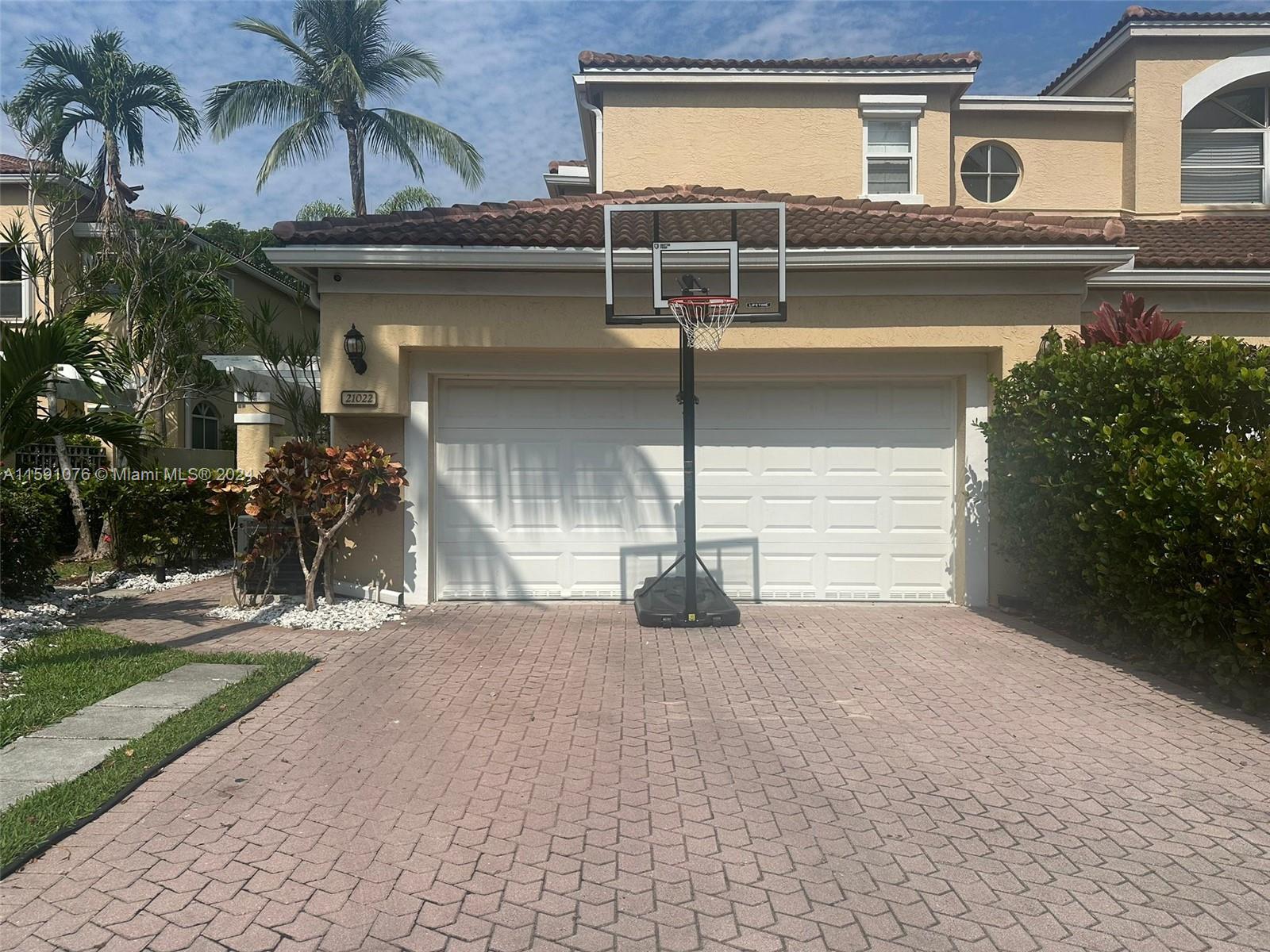 Welcome to this stunning, fully renovated modern home in Spinnaker Bay. This beautiful property features 3 spacious bedrooms, a cozy office/den, and 2.5 luxurious bathrooms. Additionally, it offers an enclosed playroom with ample storage, maid's quarters with a private full bathroom, a convenient laundry room, and a spacious backyard.

Residents of this community enjoy access to the Waterways Marina and a community pool. Located in Aventura, this home is minutes from Aventura Mall, Gulfstream Park, Waterways Shoppes, various restaurants, Target, and Whole Foods. It's also very close to the Aventura exercise trail and a short walk to Don Soffer Aventura High School and Waterways Playground, making it perfect for families.