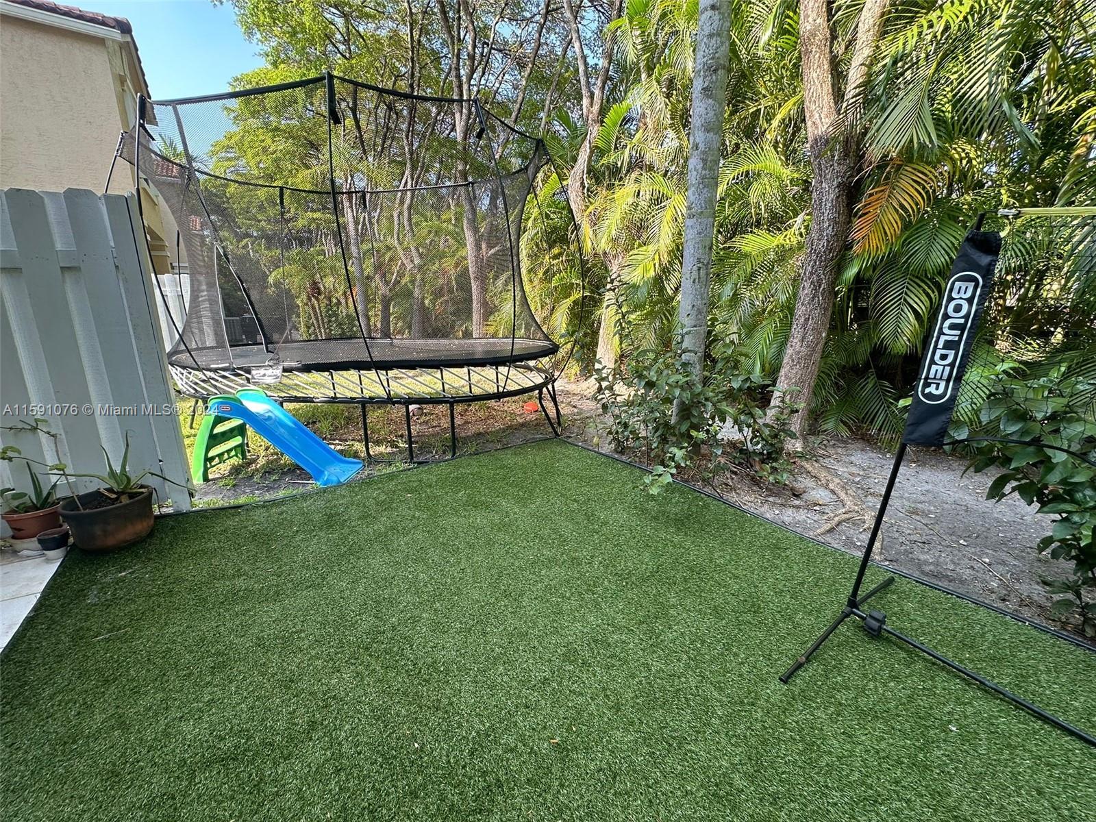 SPINNAKER BAY - Residential Lease