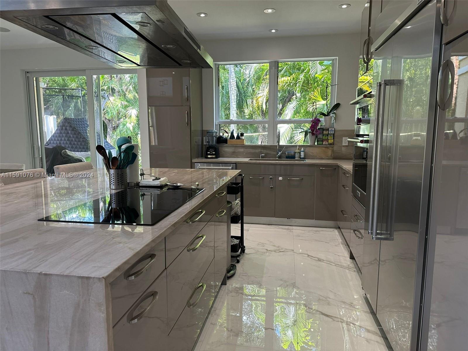 SPINNAKER BAY - Residential Lease