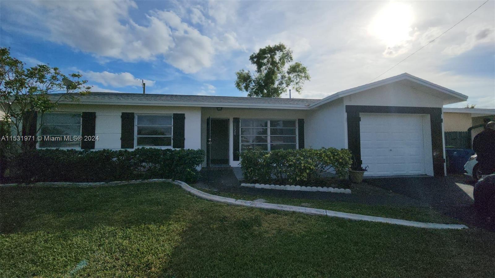 Property for Sale at 11520 Nw 31st Pl Pl, Sunrise, Miami-Dade County, Florida - Bedrooms: 5 
Bathrooms: 2  - $698,000