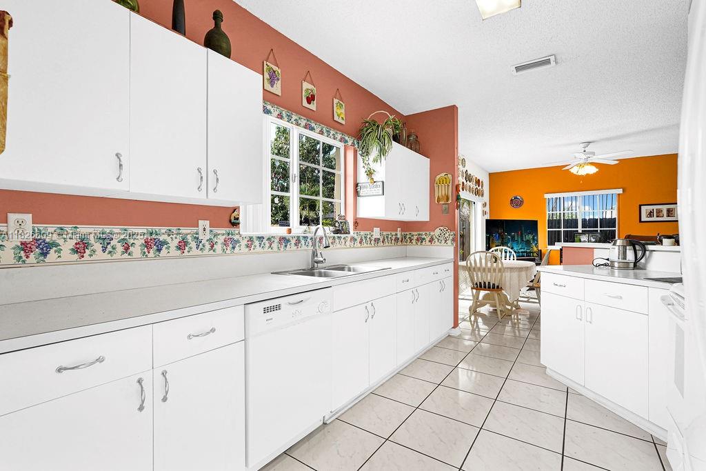 ADVENTURE HOMES - Residential