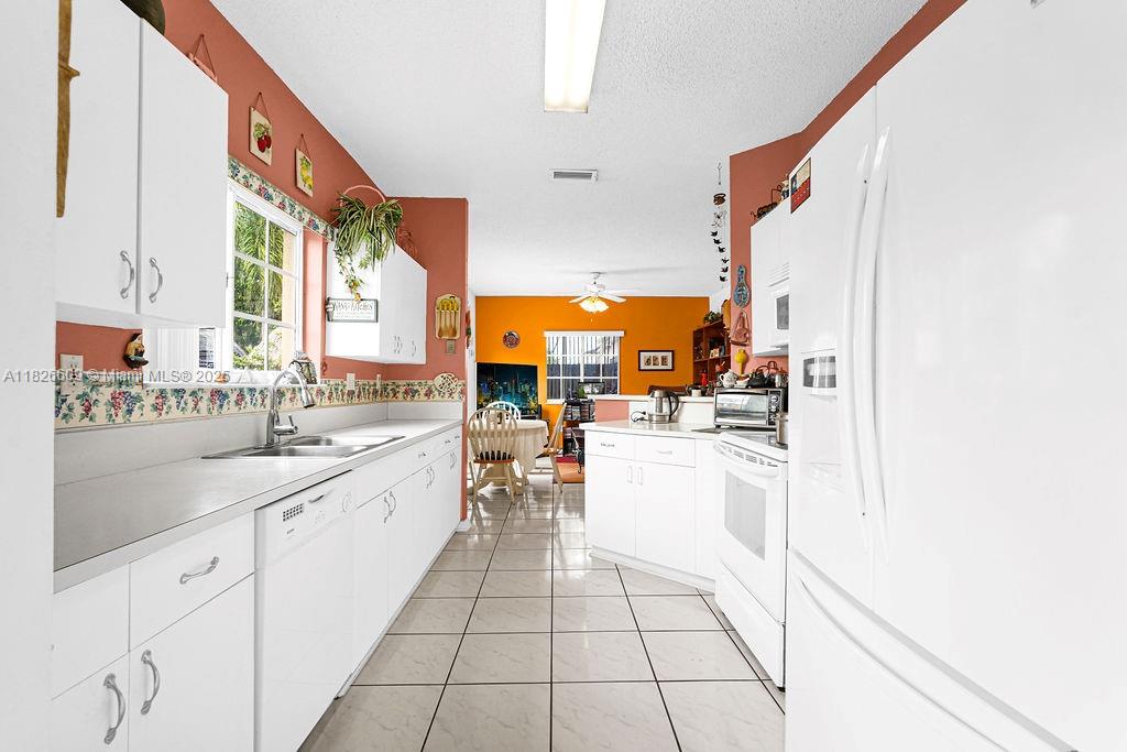 ADVENTURE HOMES - Residential