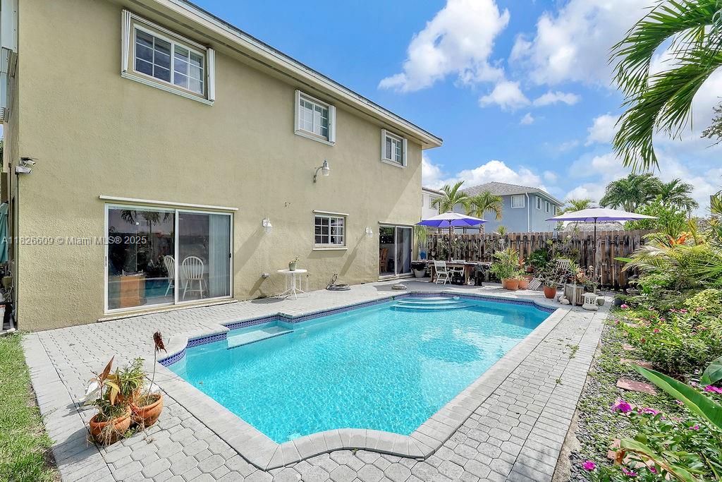 ADVENTURE HOMES - Residential