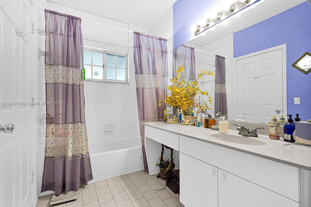 ADVENTURE HOMES - Residential