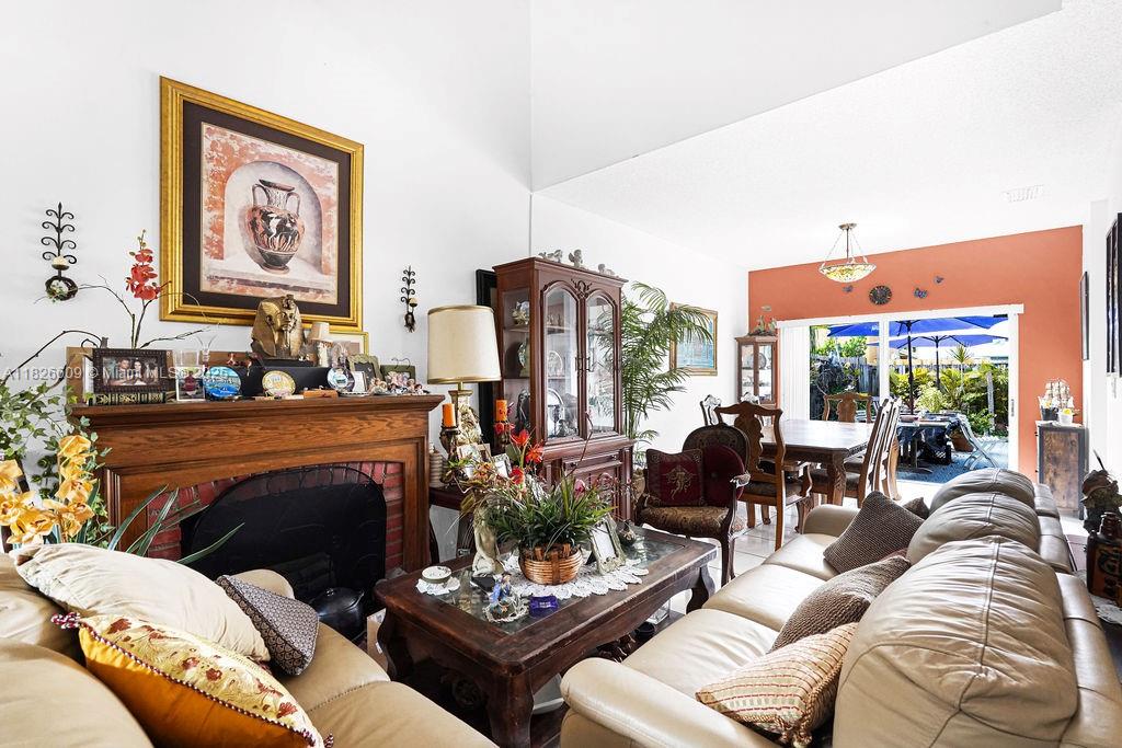 ADVENTURE HOMES - Residential