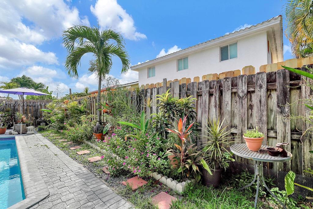 ADVENTURE HOMES - Residential