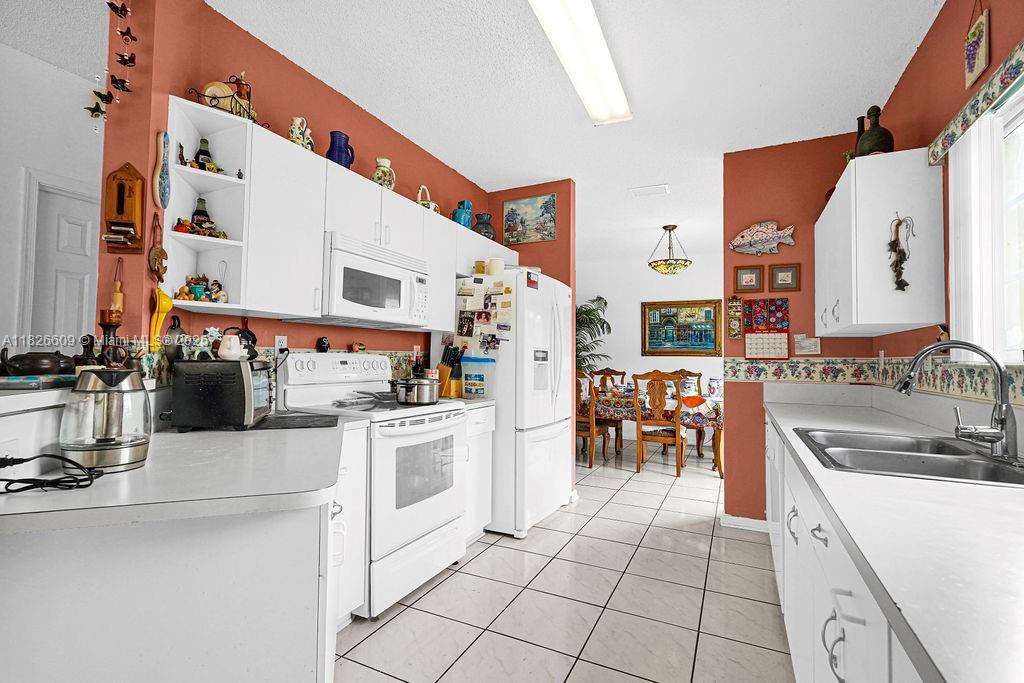 ADVENTURE HOMES - Residential