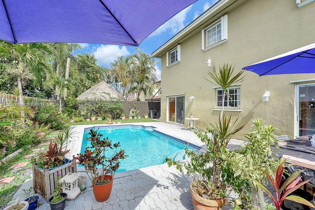 ADVENTURE HOMES - Residential