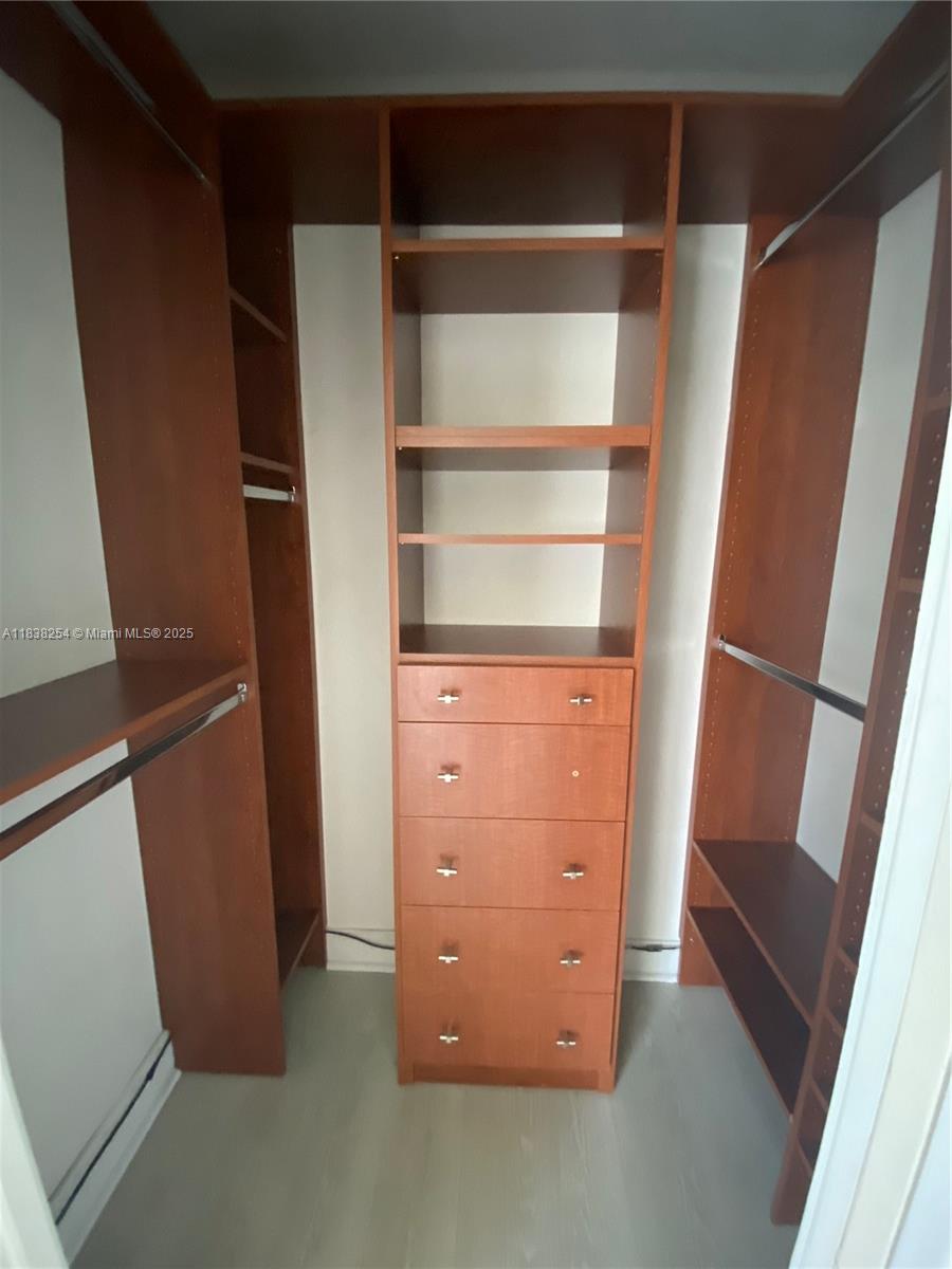 SKY LAKE GARDENS NO 3 CON - Residential