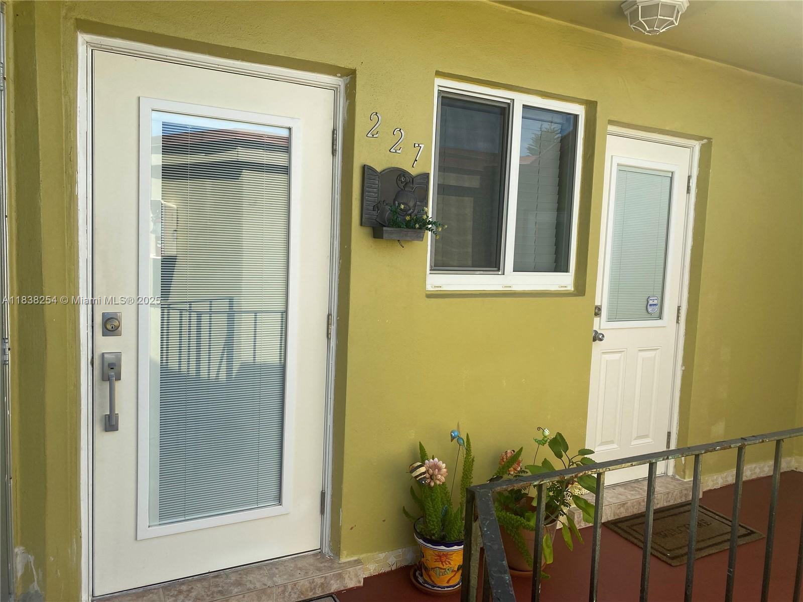 SKY LAKE GARDENS NO 3 CON - Residential