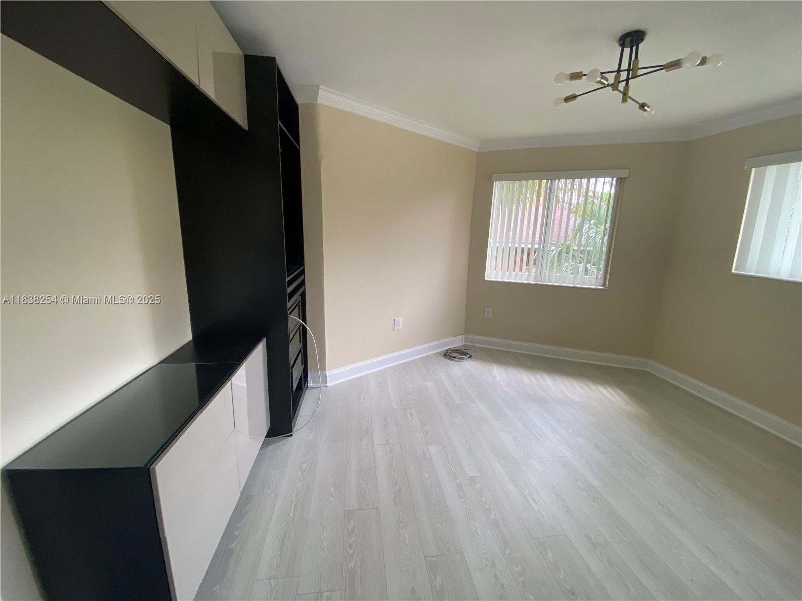 SKY LAKE GARDENS NO 3 CON - Residential