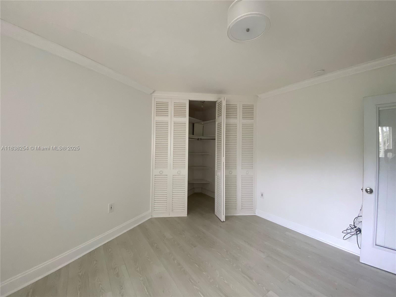 SKY LAKE GARDENS NO 3 CON - Residential