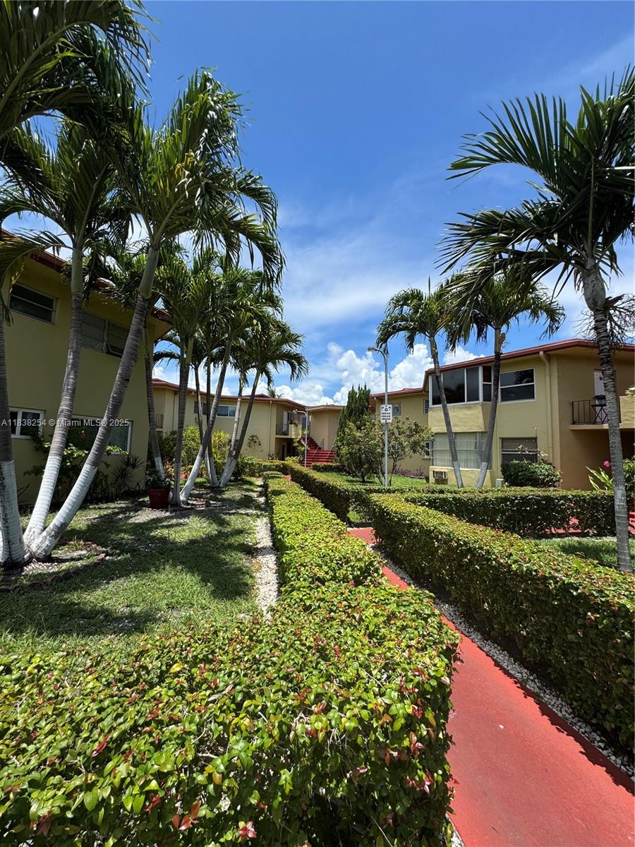 SKY LAKE GARDENS NO 3 CON - Residential