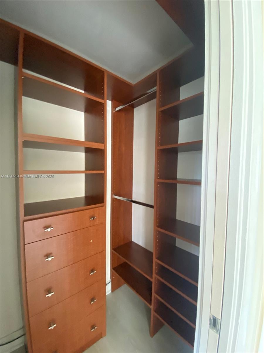 SKY LAKE GARDENS NO 3 CON - Residential