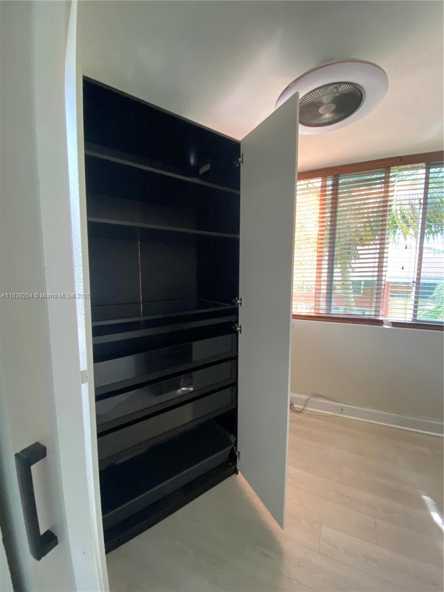 SKY LAKE GARDENS NO 3 CON - Residential