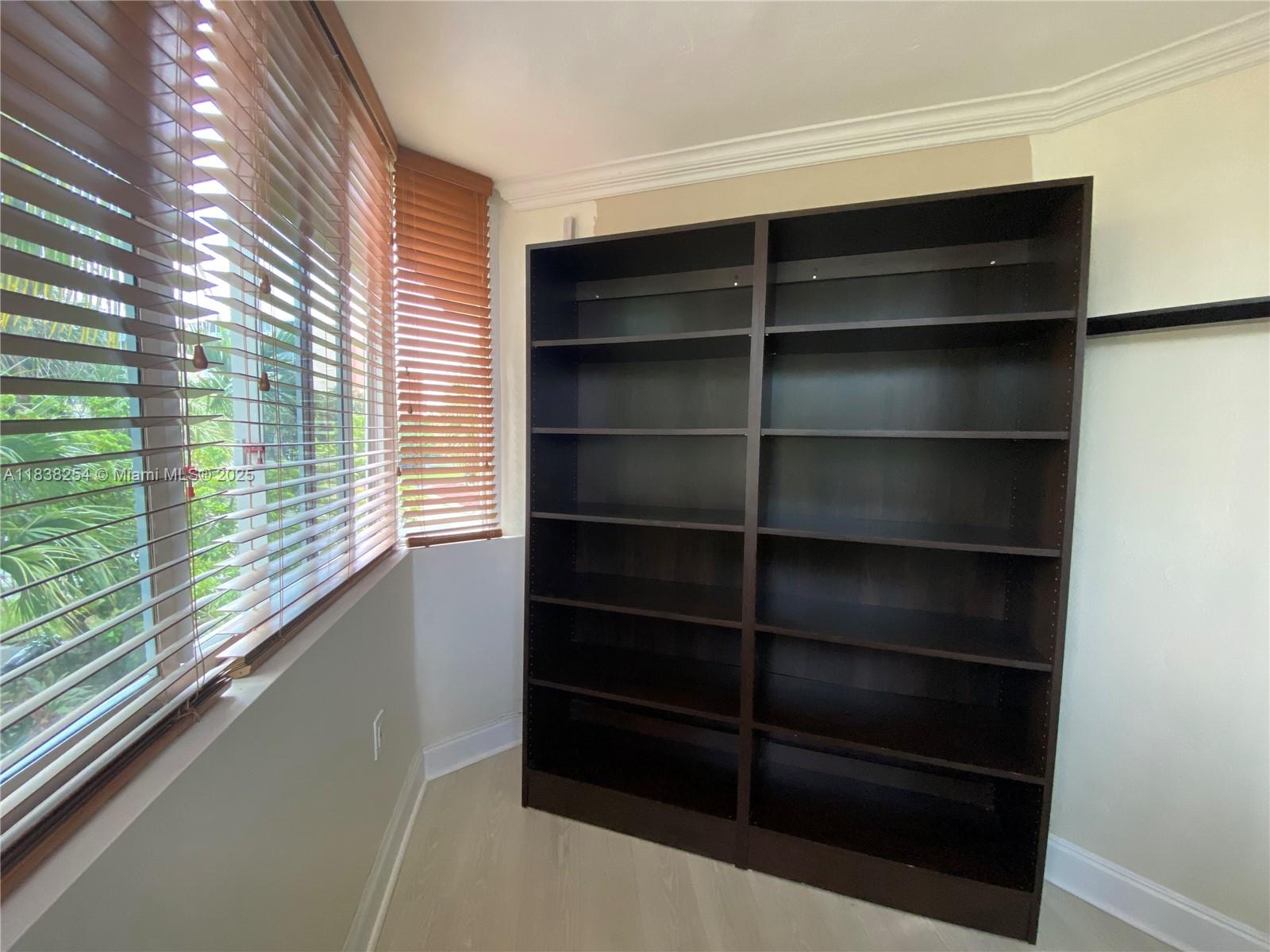 SKY LAKE GARDENS NO 3 CON - Residential