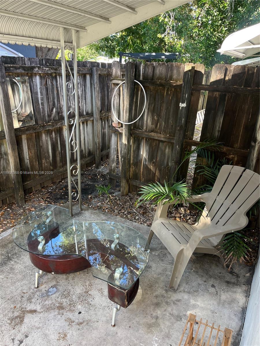 CORONET HAVEN CONDOMINIUM - Residential Lease