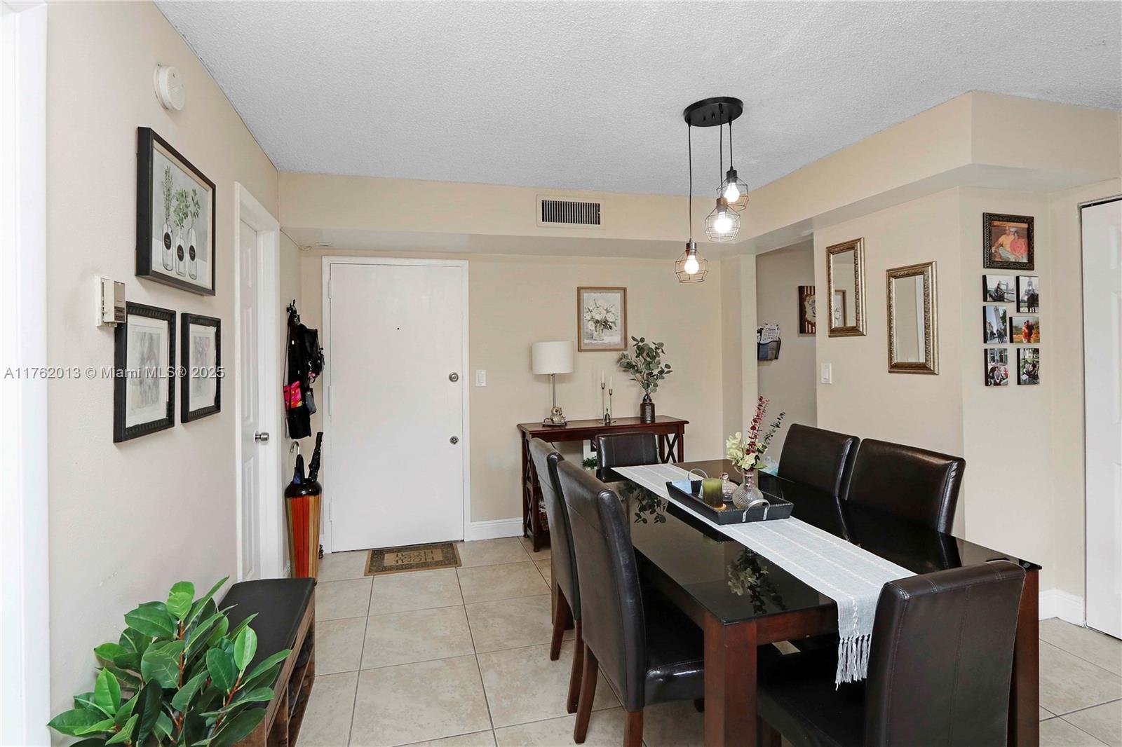 SUNSET VILLAS NO 3 CONDO - Residential