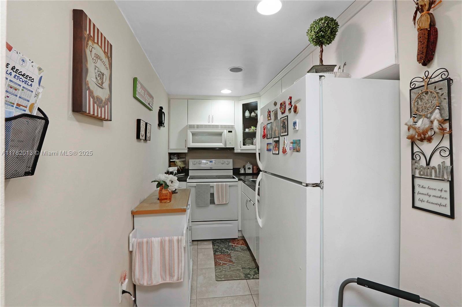 SUNSET VILLAS NO 3 CONDO - Residential
