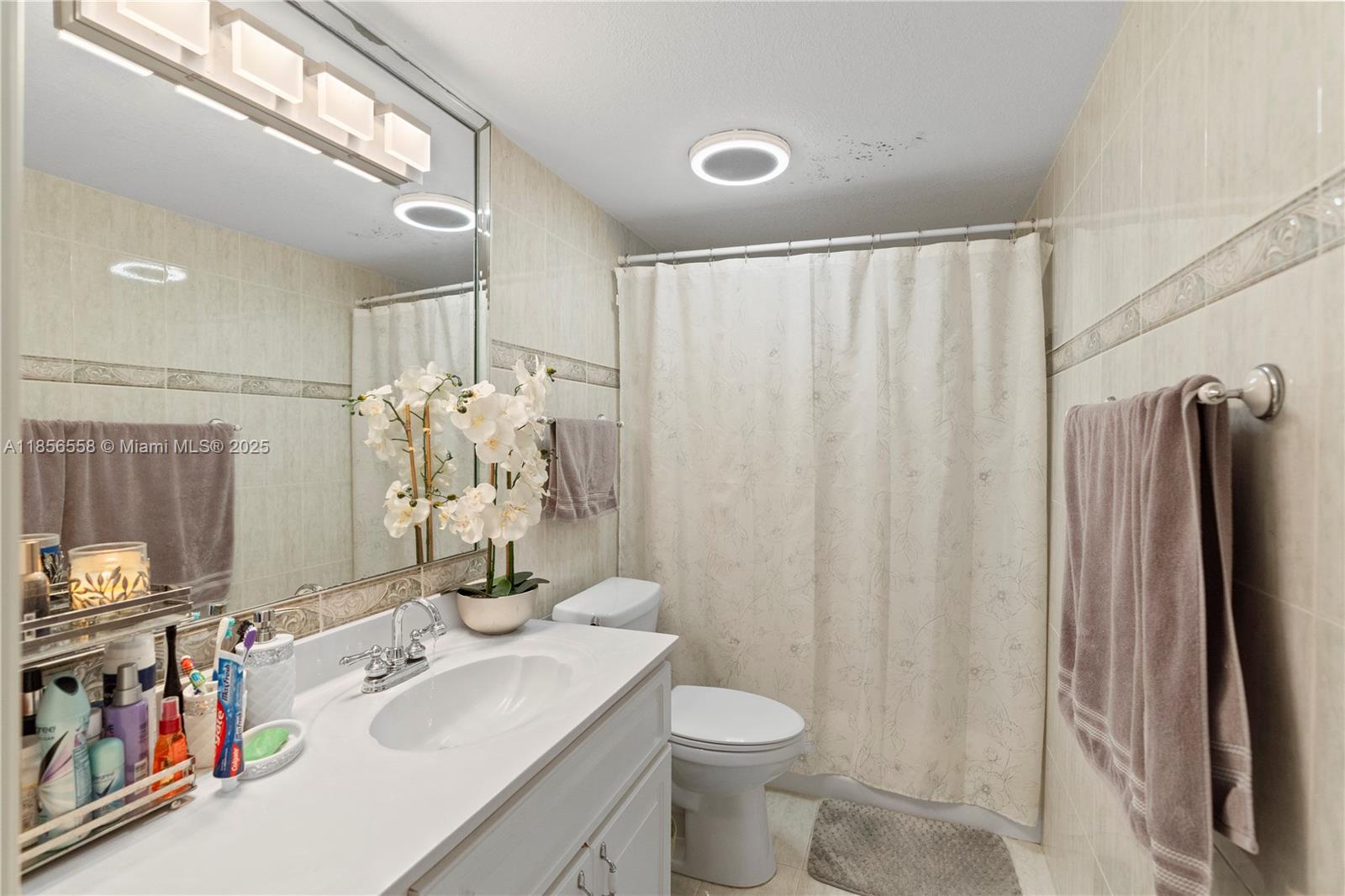 PALM-EAST GARDENS CONDO - Residential