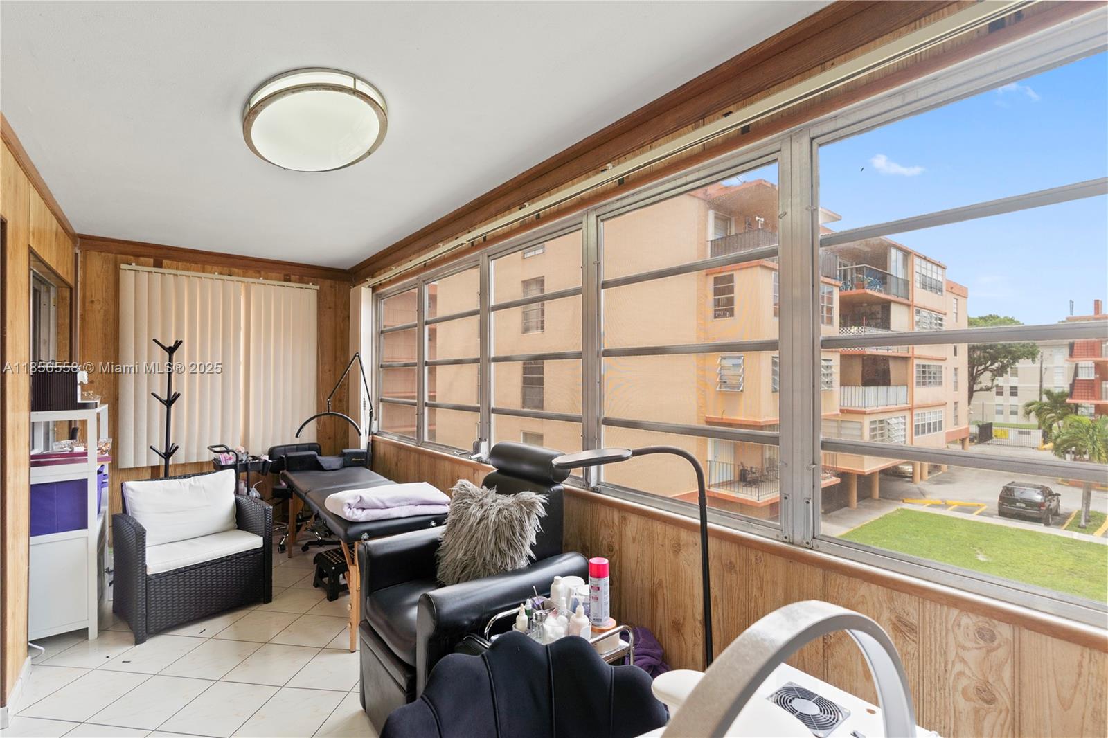 PALM-EAST GARDENS CONDO - Residential