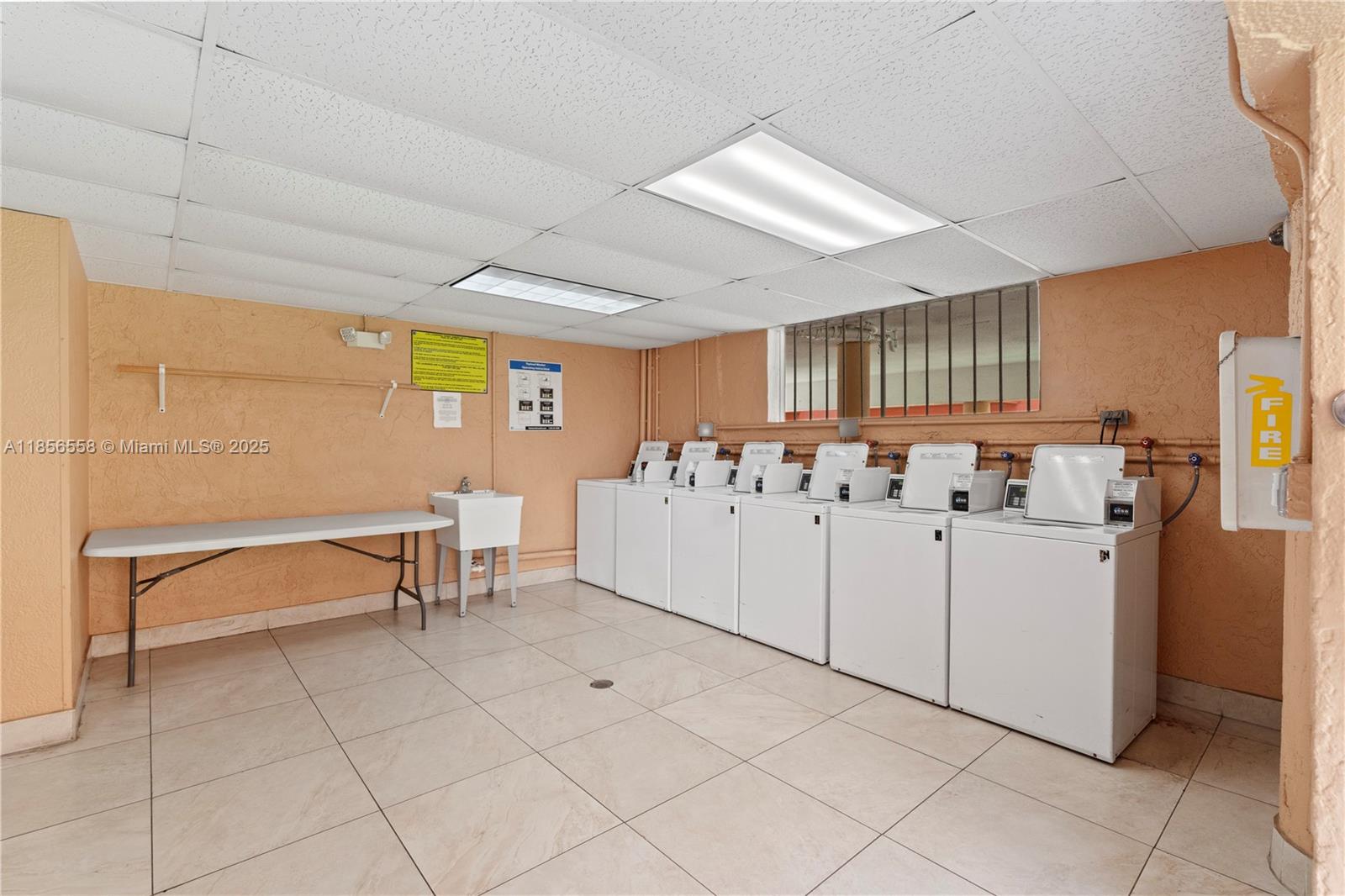 PALM-EAST GARDENS CONDO - Residential