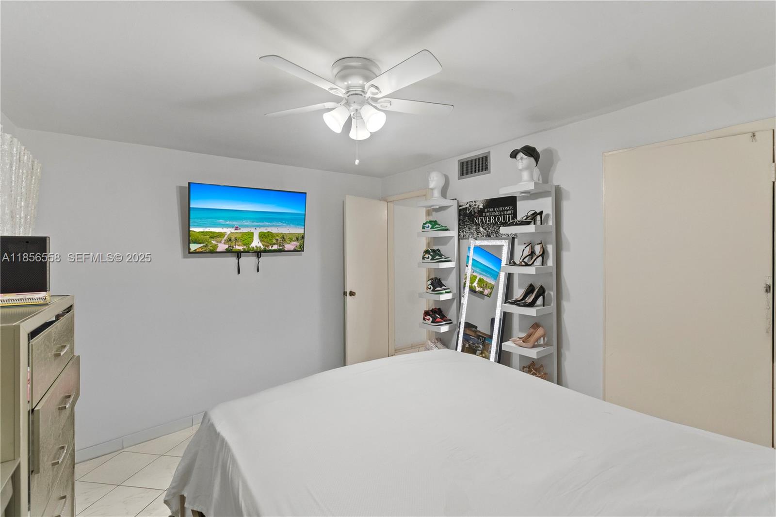 PALM-EAST GARDENS CONDO - Residential