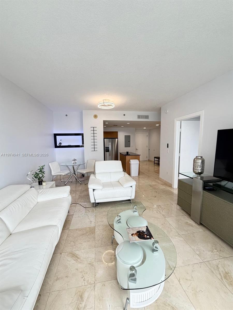 1050 Brickell Ave 1904