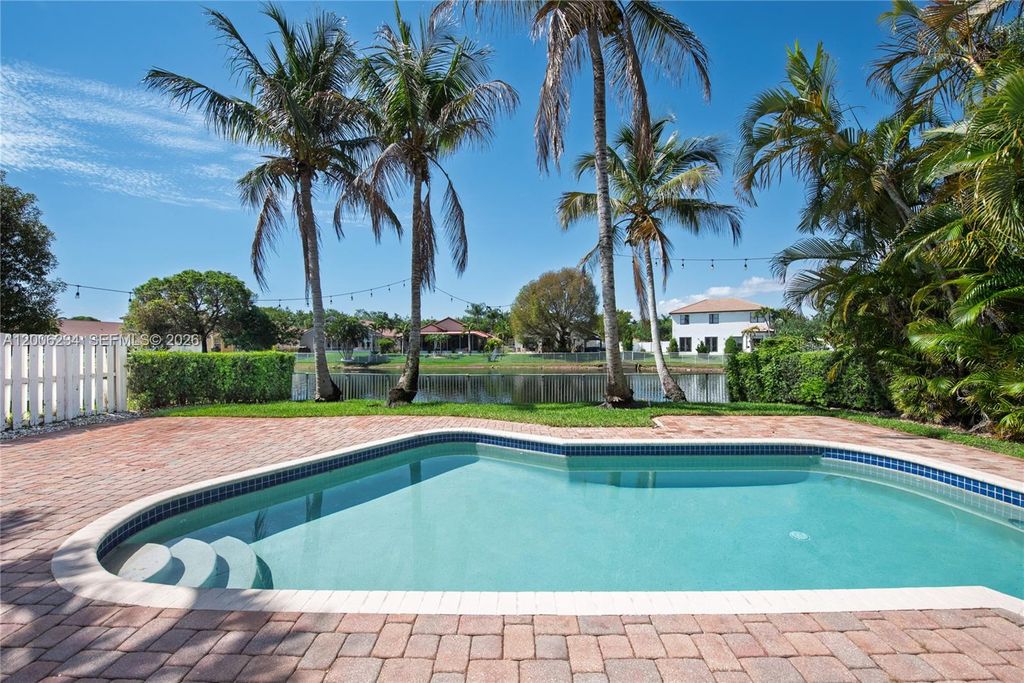 Photo of 19416 SW 25th Ct, Miramar, FL 33029 (MLS # A12006234)