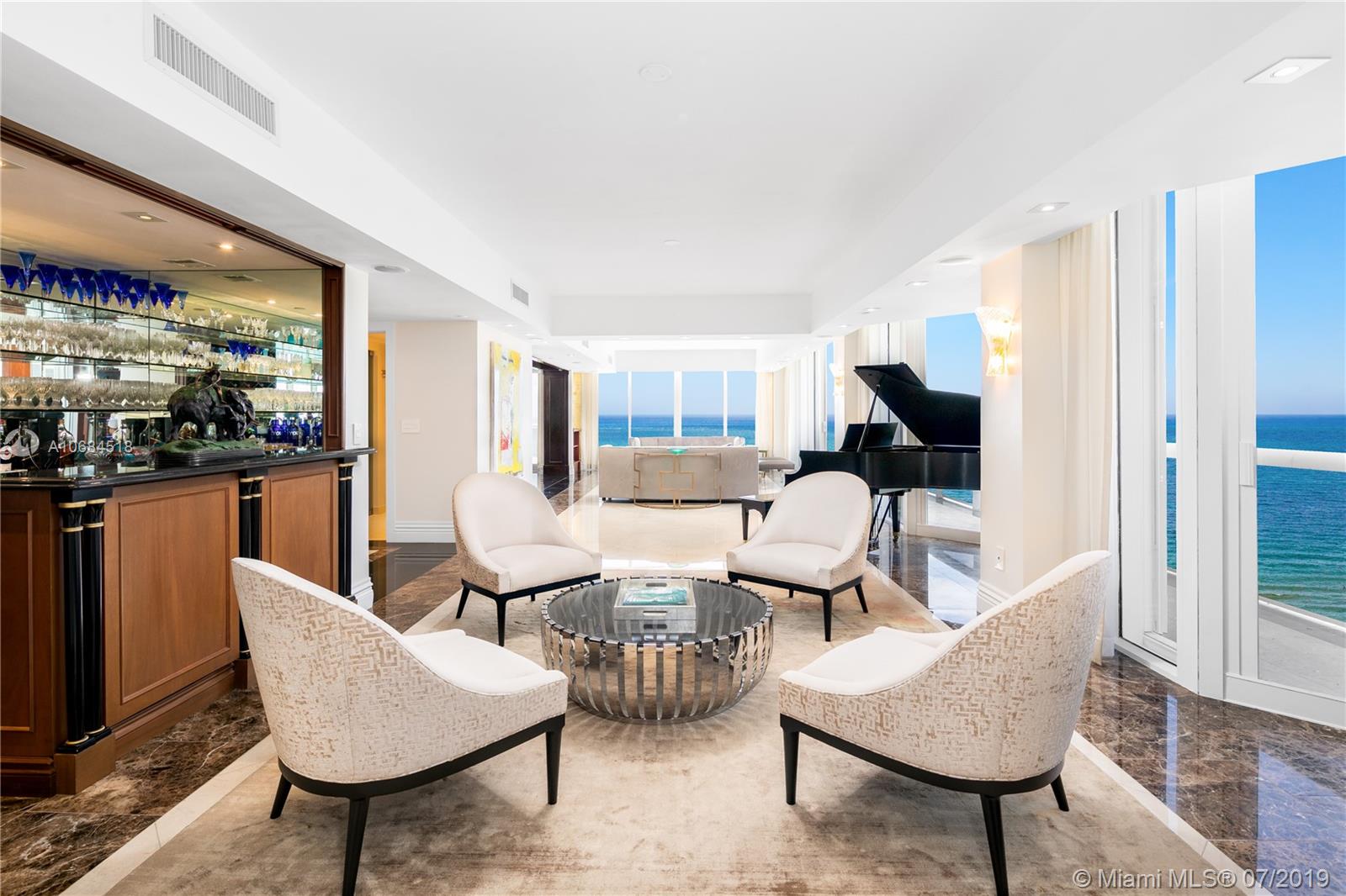 SOLIMAR CONDO - Residential