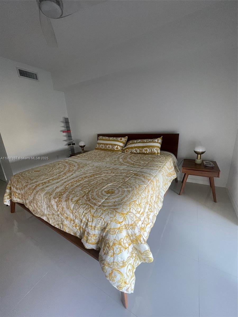 ICONBRICKELL CONDO NO 1 - Residential Lease