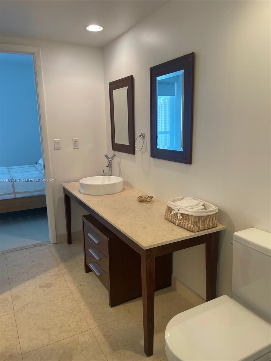 ICONBRICKELL CONDO NO 1 - Residential Lease