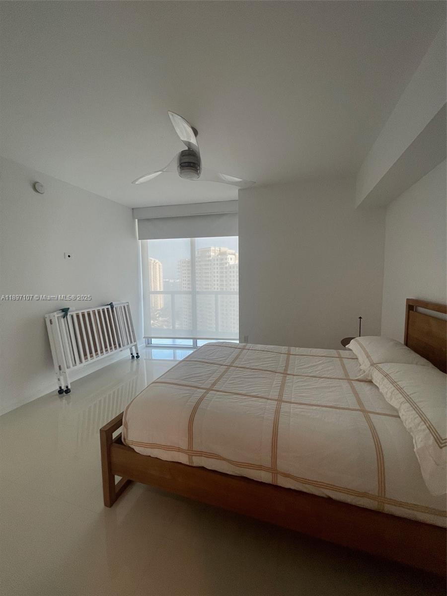 ICONBRICKELL CONDO NO 1 - Residential Lease