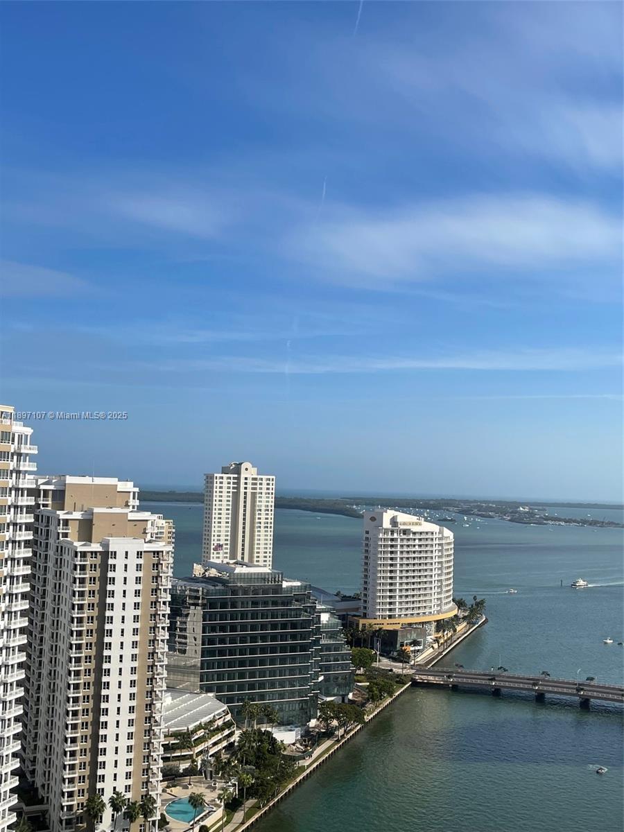 ICONBRICKELL CONDO NO 1 - Residential Lease