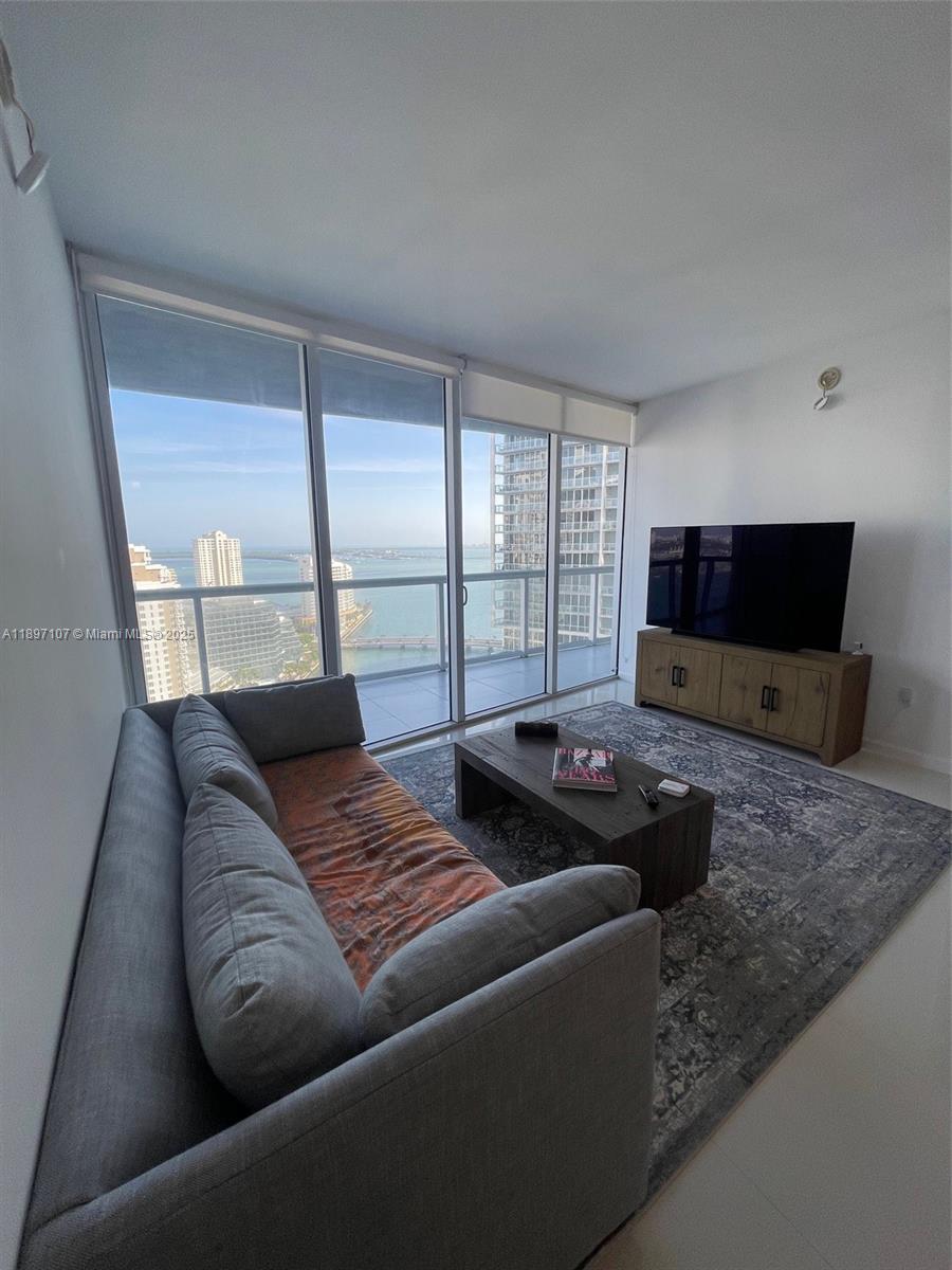 ICONBRICKELL CONDO NO 1 - Residential Lease