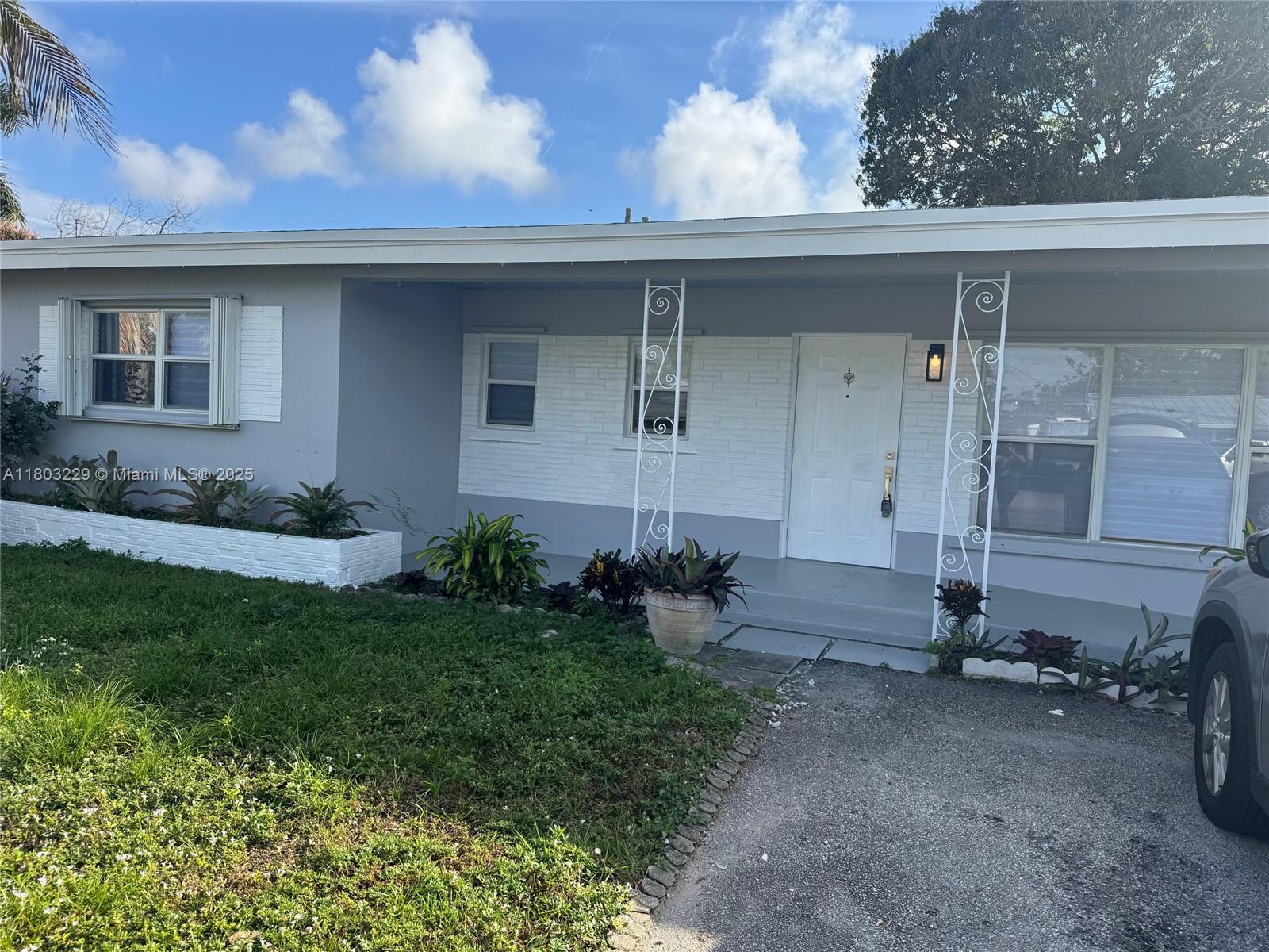 770 NW 38th St