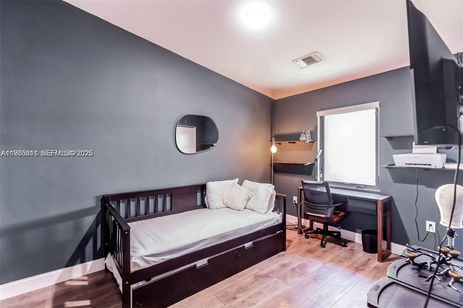 SEVENTH AVE PARK - Residential