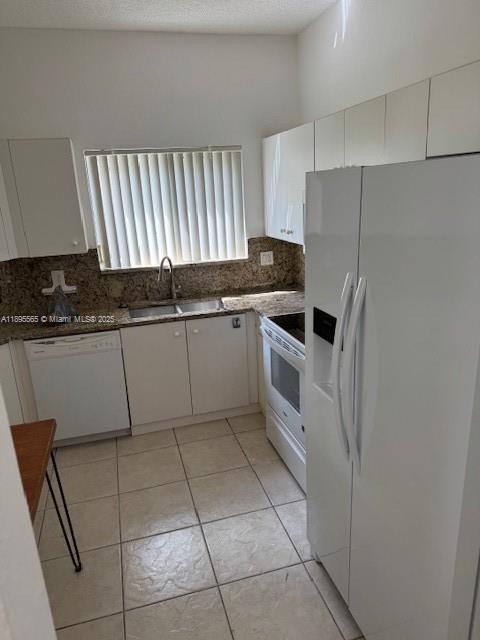 HOLLYWOOD LAKES COUNTRY C - Residential Lease