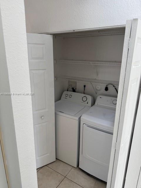 HOLLYWOOD LAKES COUNTRY C - Residential Lease