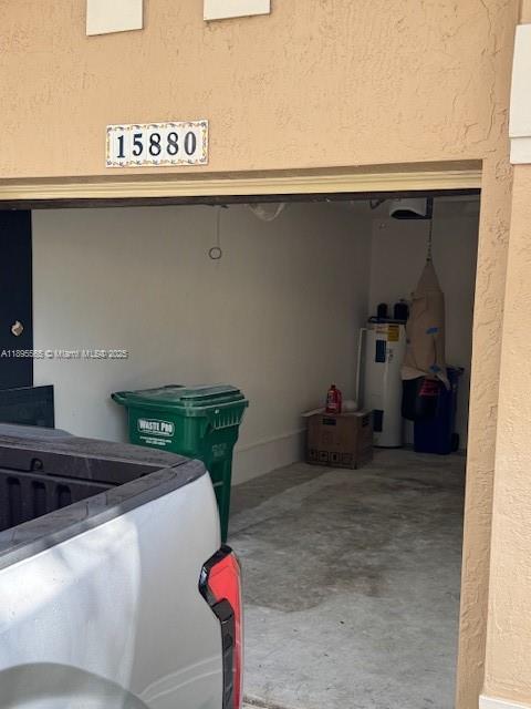 HOLLYWOOD LAKES COUNTRY C - Residential Lease