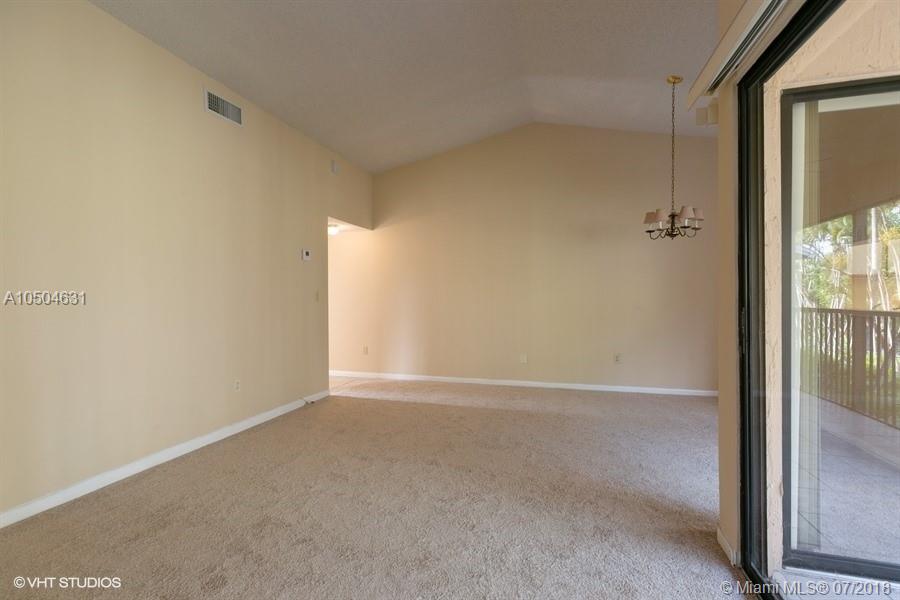 LAKESHORE CONDO #4 - Residential